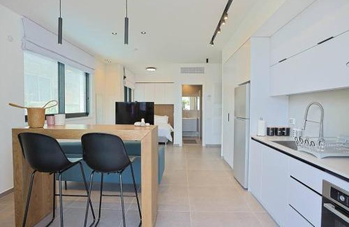 Tel Aviv Promenade Apartment | Luxury Studio Beach Flat 526