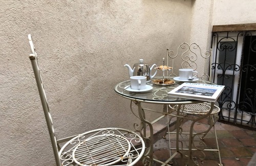 Old Town Apartment | Luxury studio, in a quiet alley, in the heart of the old town of St Tropez