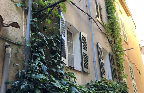 Old Town Apartment | Luxury studio, in a quiet alley, in the heart of the old town of St Tropez