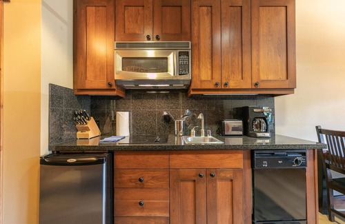 Truckee Condo | Luxury Studio In The Village At Northstar - Big Horn 405