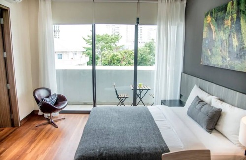 Bedok House | Luxury studio room SEN-5 with shared pool