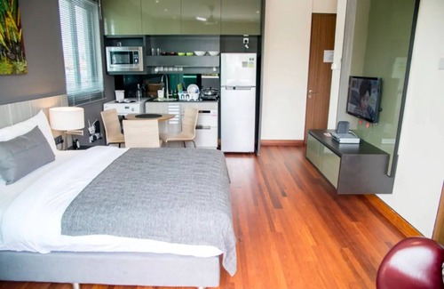 Bedok House | Luxury studio room SEN-5 with shared pool