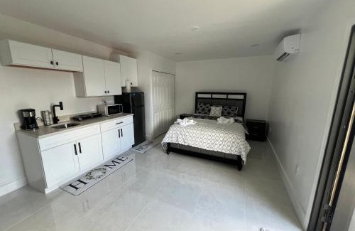 Miami Gardens Apartment | Luxury Studio