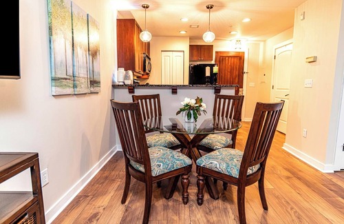 St. Augustine Condo | Luxury Studio w/no carpet-balcony-full kitchen-community pool & hot tub!