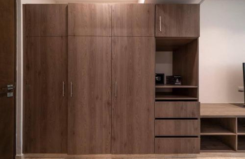 Centro Apartment | Luxury Studio with Pool and Gym - Modern and Central - at Syrena Condos 201