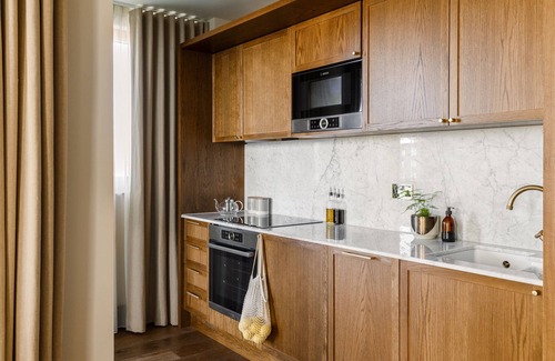 Tottenham Hale Apartment | Luxury Studio with Balcony in North London