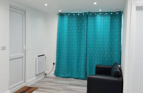 Rayners Lane Apartment | Luxury studio with parking whole unit to yourself