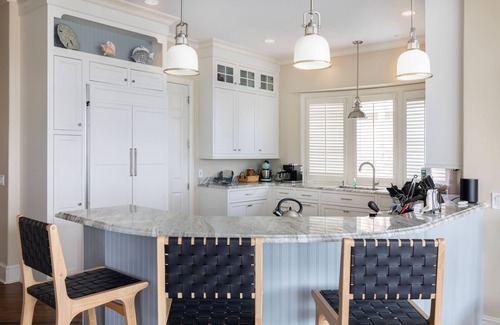 Sea Pines House | Luxury, Stunning 6 Bedroom Home with Saltwater Pool on the Beach