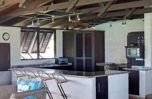Brighton Villa | Luxury Stunning 5 Bedroom Beach-House on the Best Beach in Barbados