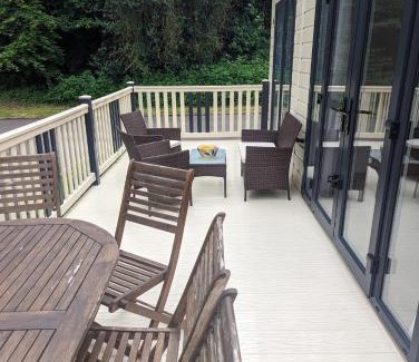 New Forest District Resort | LUXURY STUNNING SENSATION LODGE ON 5 STAR SHOREFIELD COUNTRY PARK New Forest ENTERTAINMENT AND LEISURE PASSES INCLUDED