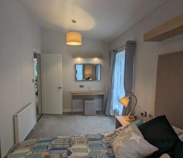 New Forest District Resort | LUXURY STUNNING SENSATION LODGE ON 5 STAR SHOREFIELD COUNTRY PARK New Forest ENTERTAINMENT AND LEISURE PASSES INCLUDED