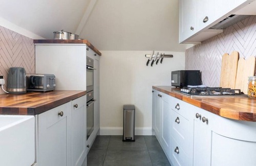 West Putney Apartment | Luxury & Stylish Huge London Apartment