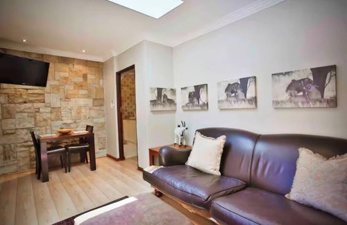 Centurion Apartment | Luxury Suite No Loadsheding