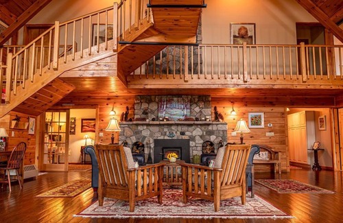 Point Au Roche Cabin | Luxury Suite in Famous Lodge - Jacuzzi + Lake Champlain