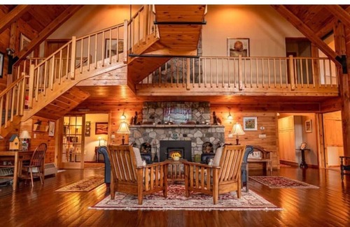 Point Au Roche Cabin | Luxury Suite in Famous Lodge - Jacuzzi + Lake Champlain