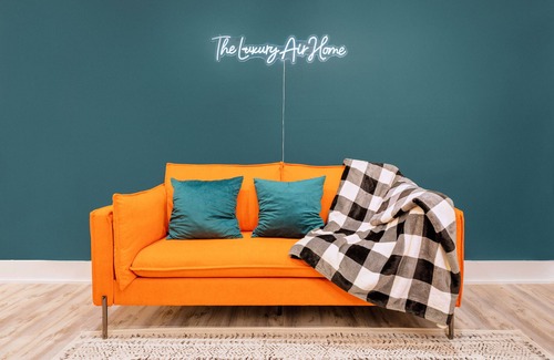 Orange House | Luxury Suite - Jacuzzi,Parking, Self Check-in & WiFI
