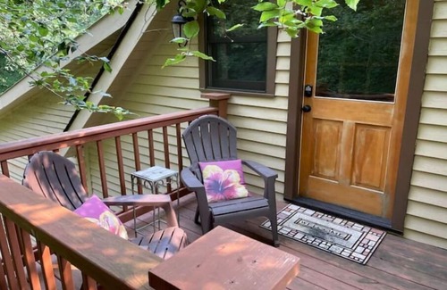 Mingo Apartment | Luxury Suite on 7 Acres of Woods! Fireplace, Whirlpool!