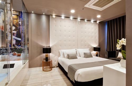 Zona Rosa Apartment | Luxury Suite w/Balcony at the heart of Lleras Park