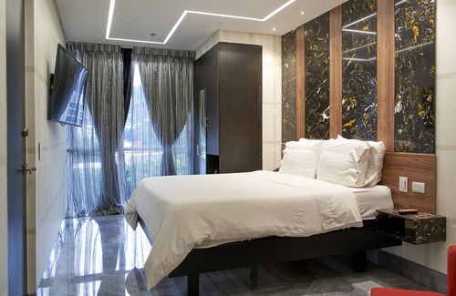 Las Lomas I Hotel | Luxury Suite with jacuzzi and balcony