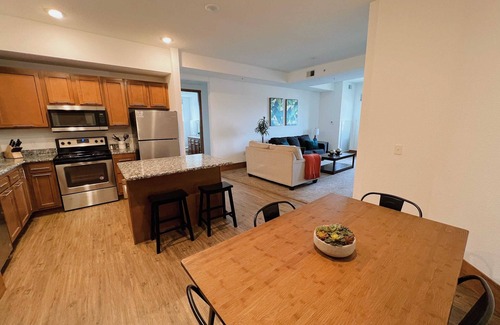 Grandville Apartment | Luxury suite with parking at The Grand Castle