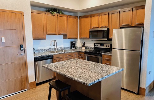 Grandville Apartment | Luxury suite with parking at The Grand Castle