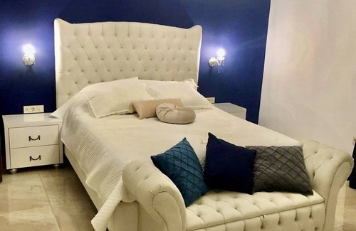 Aria House | Luxury Suites