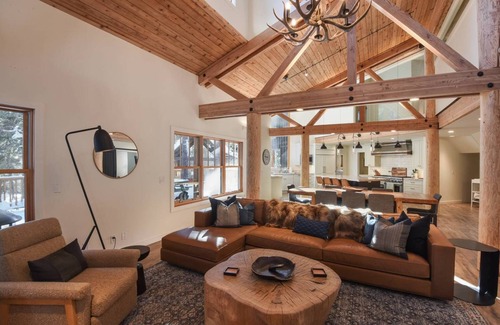 Carnelian Bay Cabin | Luxury Tahoe Family Lodge
