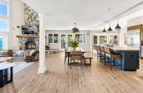 Kingswood Estates House | Luxury Tahoe Vacation Rental w/HotTub & Lake Views