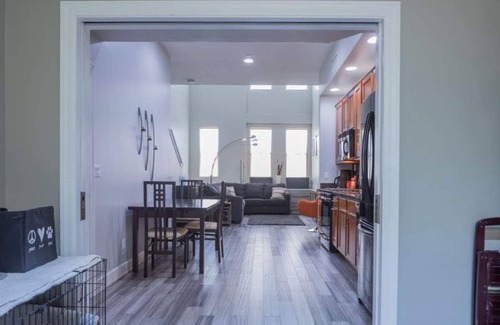 Riverside House | Luxury Tempe rental walk to downtown & amenities!
