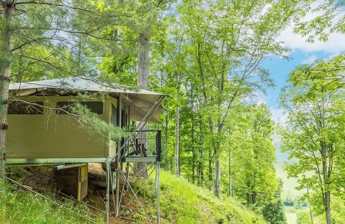 Vilas Cabin | Luxury Tent Cabin above the farm