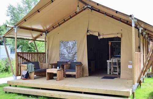 's-Gravenzande House | Luxury tent with kitchen and shower by the sea