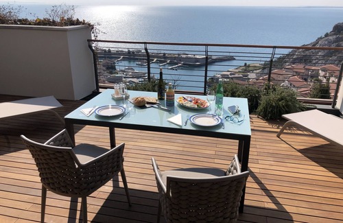 Duino Apartment | Luxury terrace apartment TELGATINO