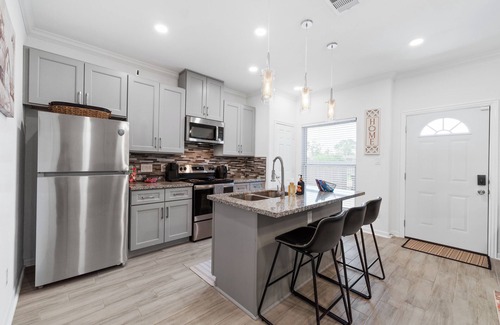 Northeast Houston House | Luxury Texas style 3-bedroom house Minutes from downtown Houston and Airports