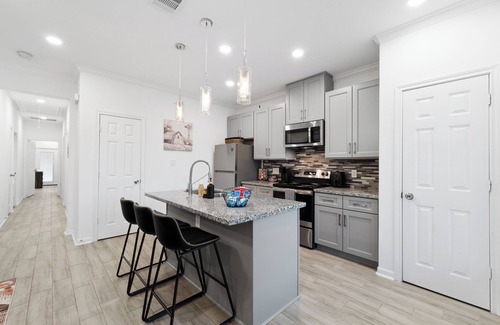 Northeast Houston House | Luxury Texas style 3-bedroom house Minutes from downtown Houston and Airports