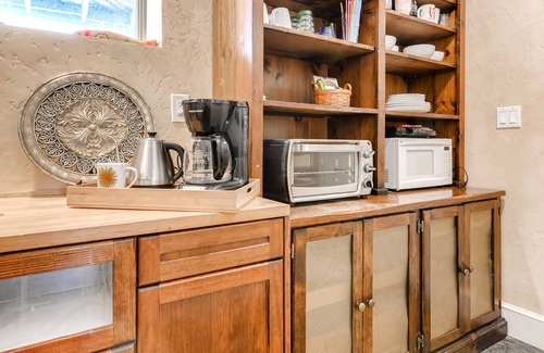 Morse Park Apartment | Luxury that is close to downtown and easy access to Red Rocks! +Fireplace!