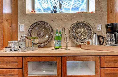 Morse Park Apartment | Luxury that is close to downtown and easy access to Red Rocks! +Fireplace!