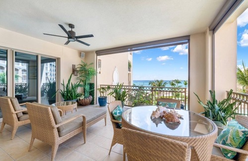 Seven Mile Beach Condo | Luxury Three Bedroom Oasis