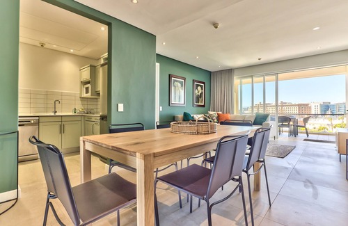 Victoria and Alfred Waterfront Apartment | Luxury Three Bedroom Apartment - fully furnished and equipped