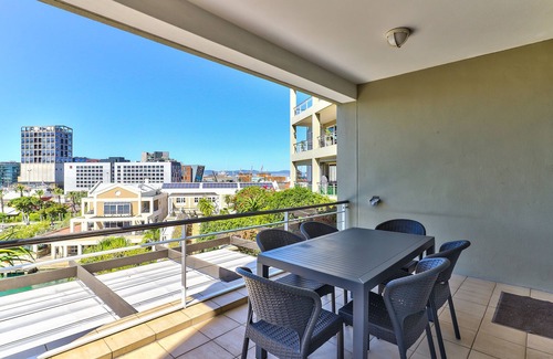 Victoria and Alfred Waterfront Apartment | Luxury Three Bedroom Apartment - fully furnished and equipped