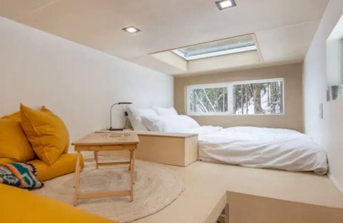 Crescent Valley House | Luxury TinyHouse Get-Away