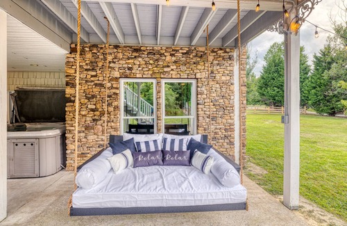 Mineral Bluff House | Luxury Toccoa Riverfront, theatre, pool table, hot tub, 6 king beds, sleeps 18