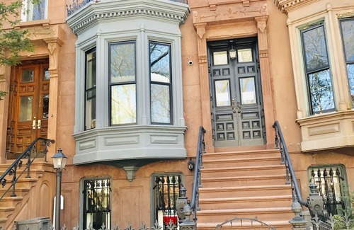 Bedford-Stuyvesant Apartment | Luxury Top 50 Interior Designer Studio Apartment