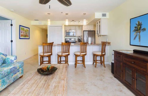 Tavernier Condo | Luxury Top Floor Suite W/Unobstructed Ocean View