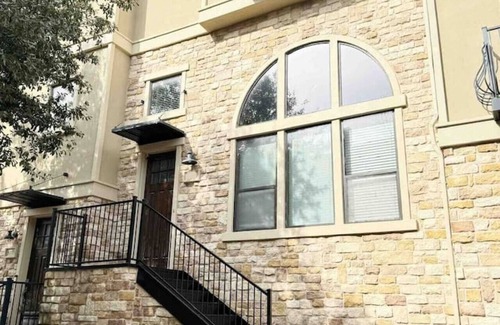 Legacy Park House | Luxury Town House at Legacy Shops