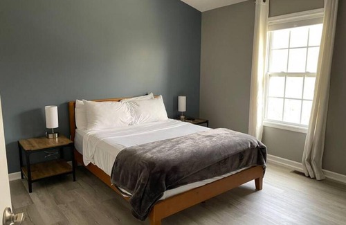 Bloomington House | Luxury Townhome 2 Remodeled February 2021