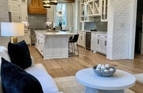 Highlands - Perkins House | Luxury townhome near LSU and L’Auberge Casino