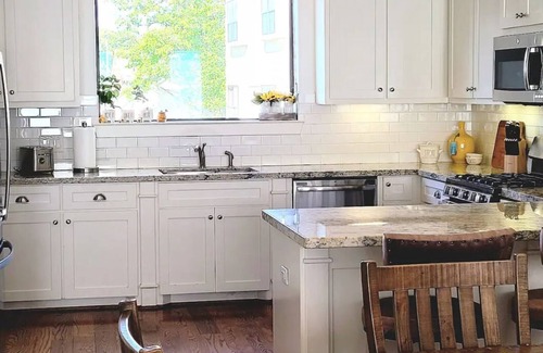 MacGregor House | Luxury Townhome - Near Downtown Houston & Medical Center