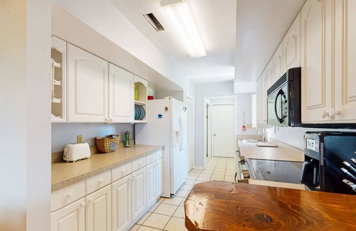 Ocean Pines House | Luxury townhome w/river views, outdoor seating, fire pit, grill & shared pool
