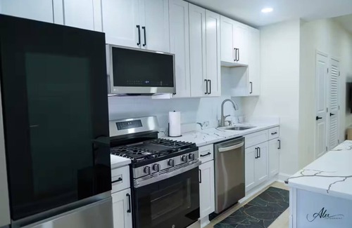 Trinidad House | Luxury Townhome Washington D.C