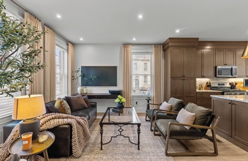 Benton Park House | Luxury Townhome with classic design and Smart Gym
